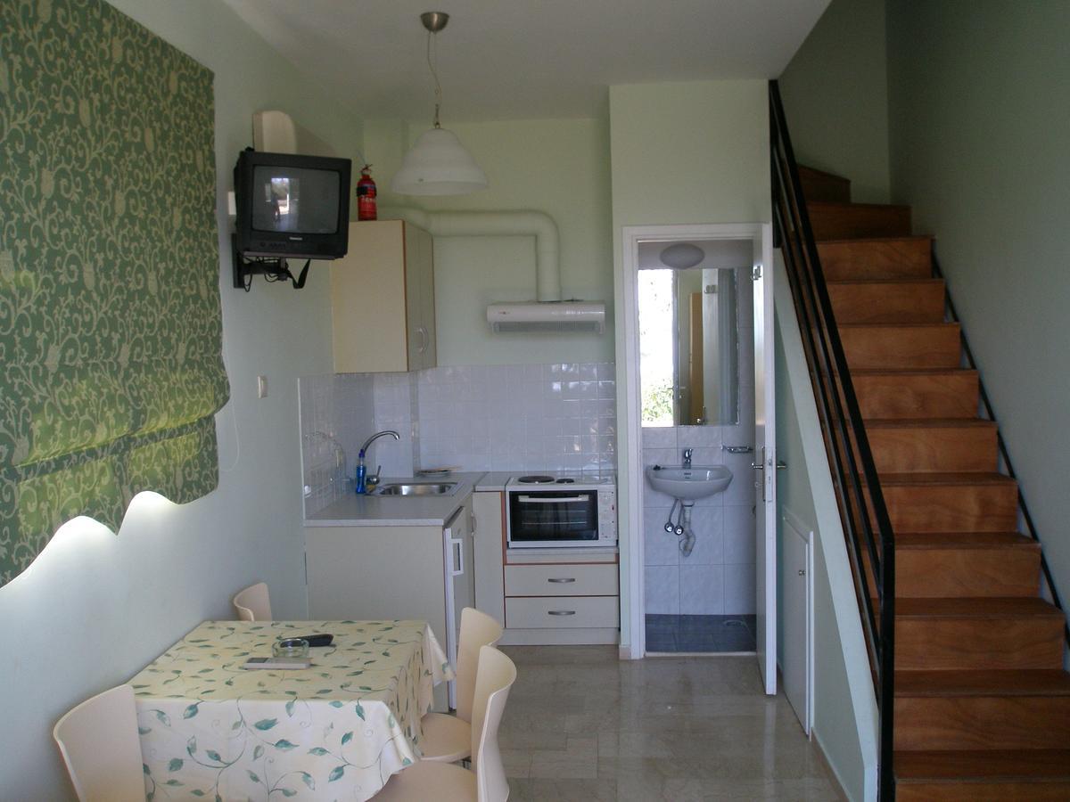 טולון Alonia Studios & Maisonettes מראה חיצוני תמונה