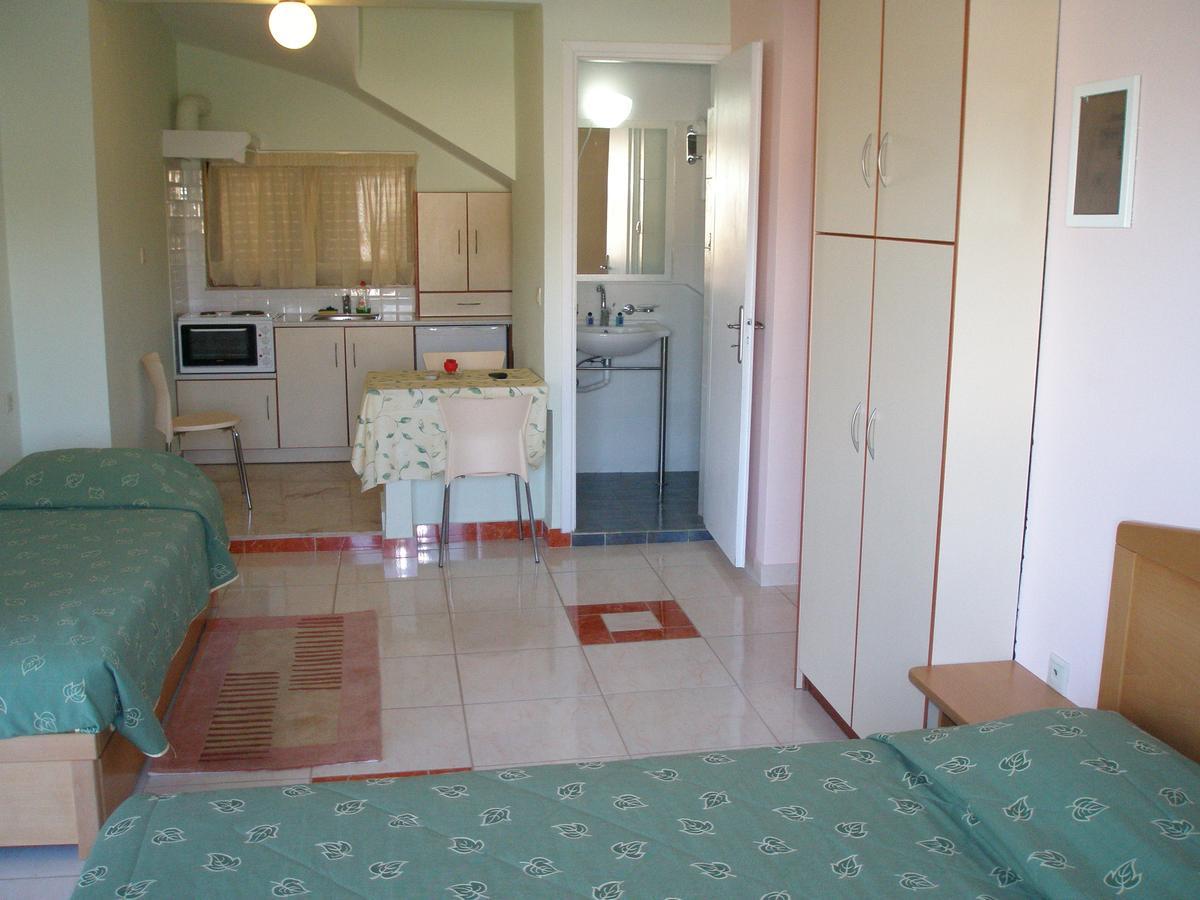 טולון Alonia Studios & Maisonettes מראה חיצוני תמונה