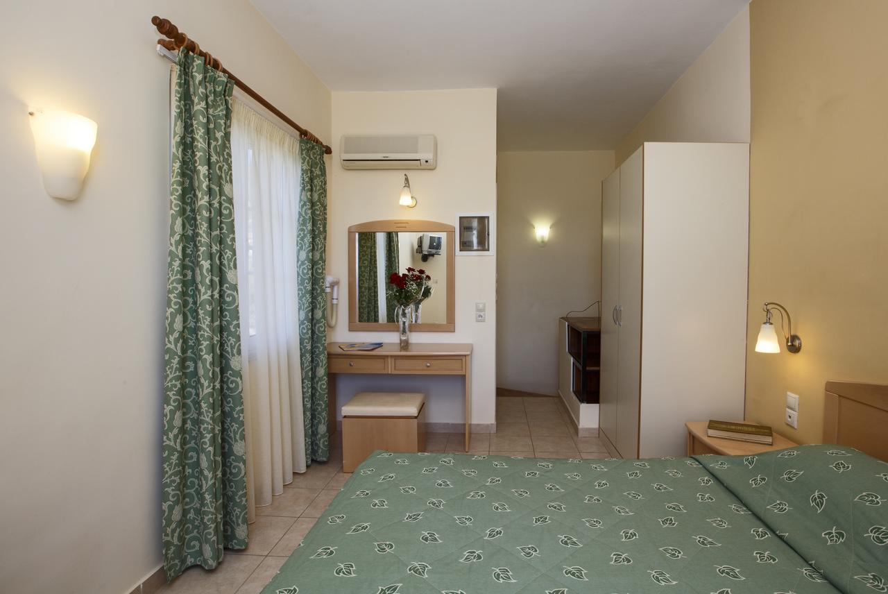 טולון Alonia Studios & Maisonettes מראה חיצוני תמונה
